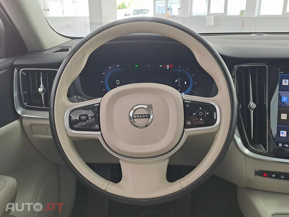Volvo V60 2.0 B4 Core Auto