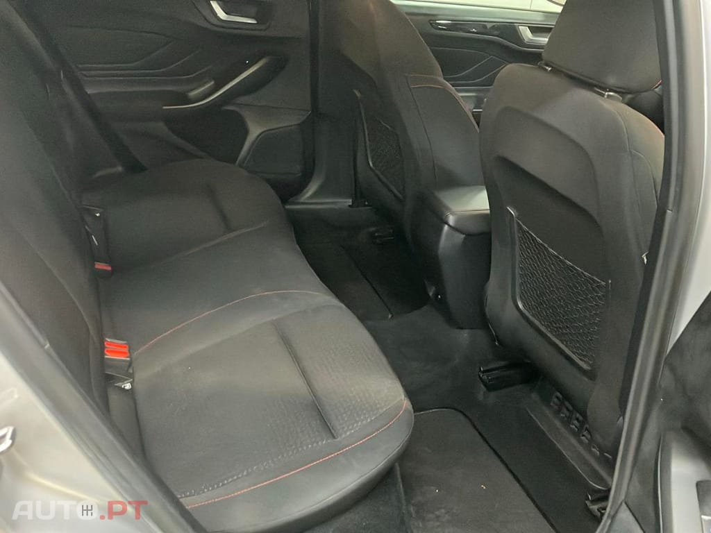 Ford Focus 1.0 EcoBoost MHEV ST-Line