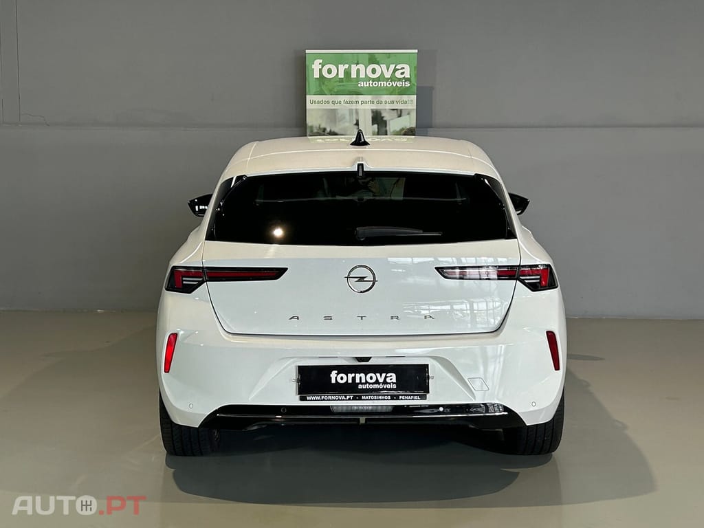 Opel Astra 1.2 T Elegance