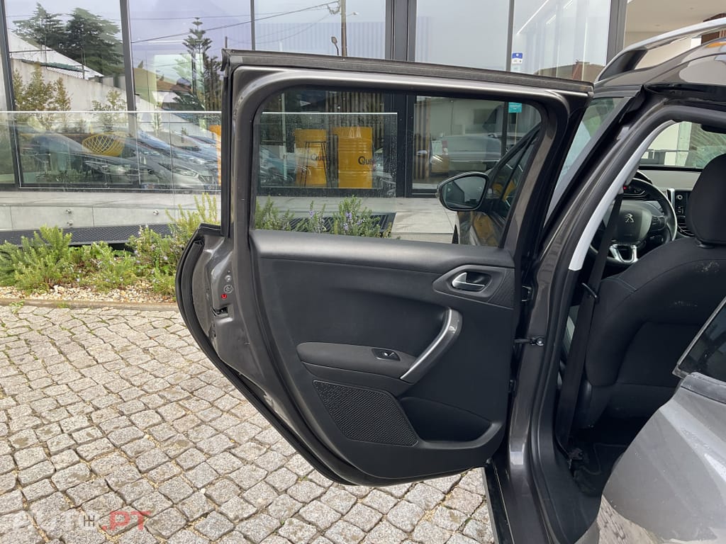 Peugeot 2008 1.2 PureTech Style