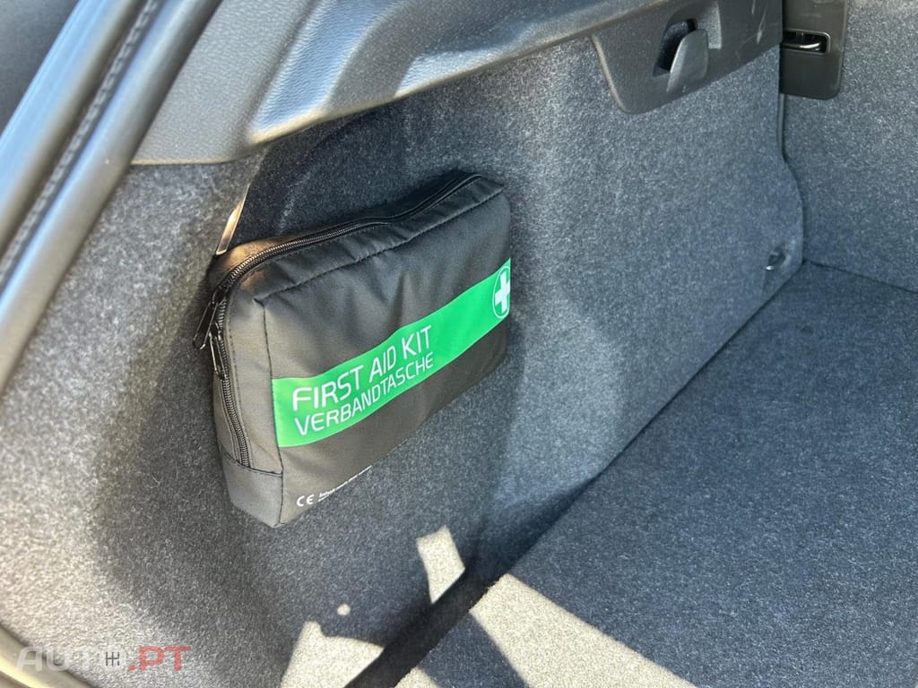 Volvo XC40 1.5 T4 PHEV Plus Dark