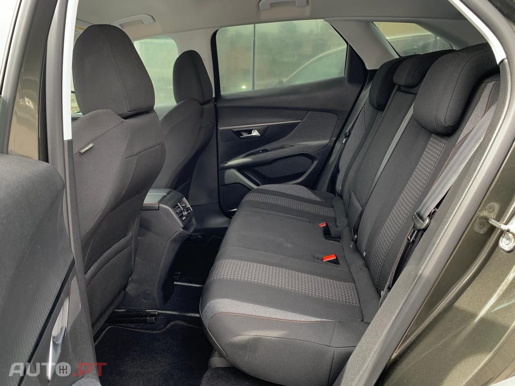 Peugeot 3008 1.5 BlueHDi Active