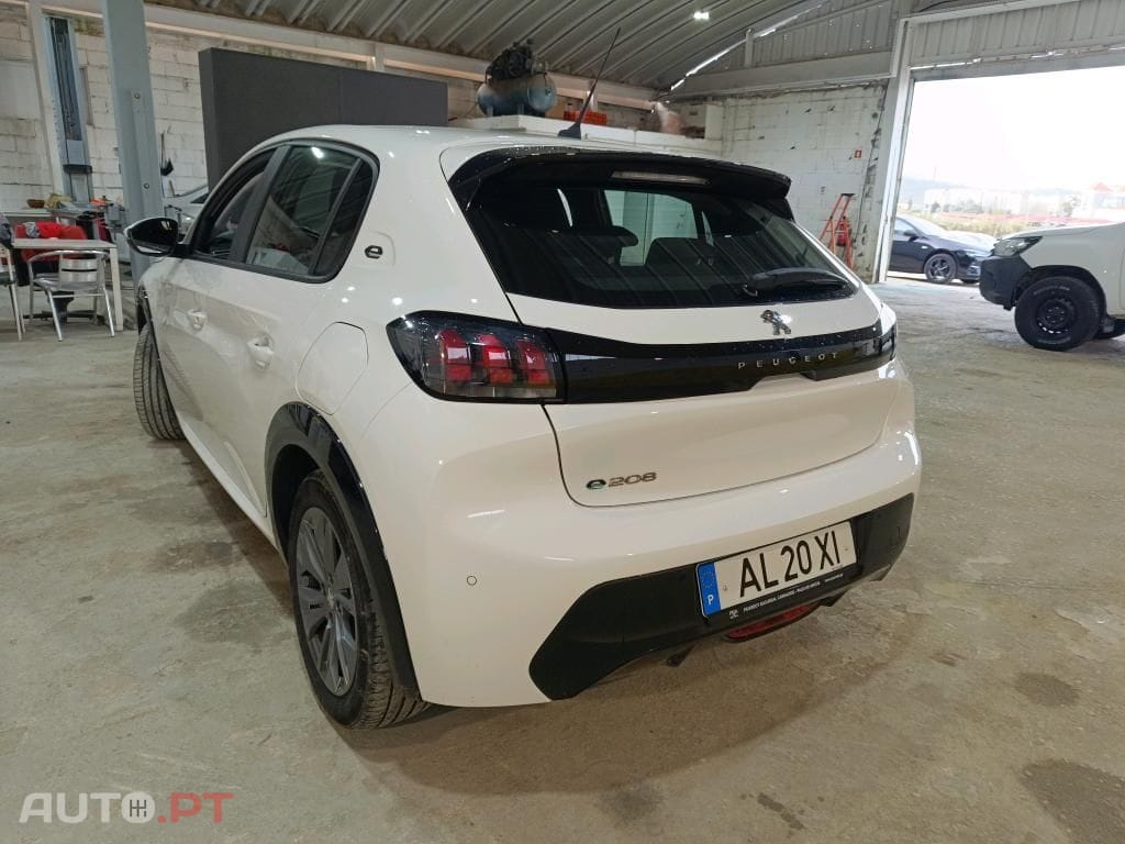 Peugeot E-208 50 kWh Active Pack