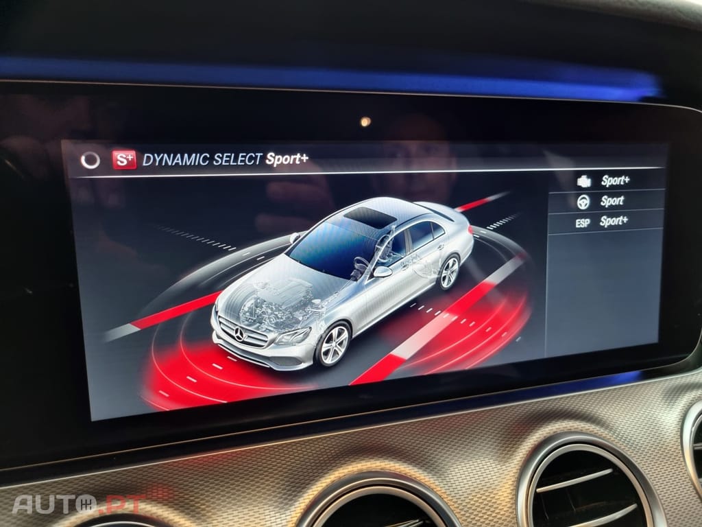 Mercedes-Benz E 220 AMG Line