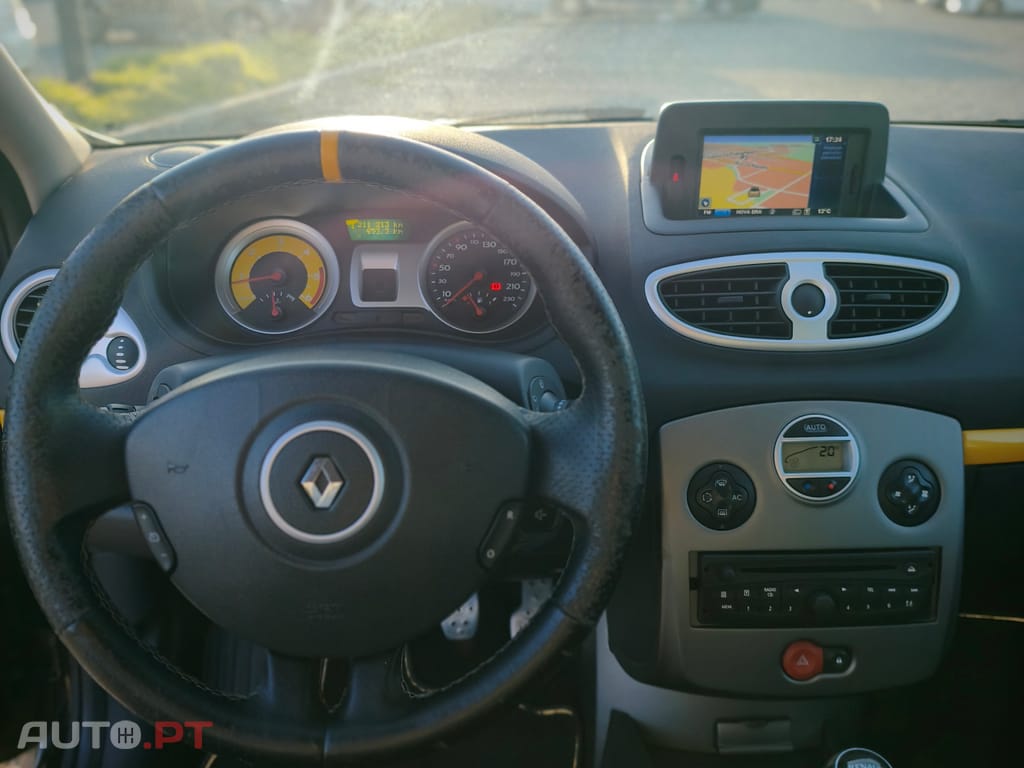 Renault Clio Dynamique S Look RS