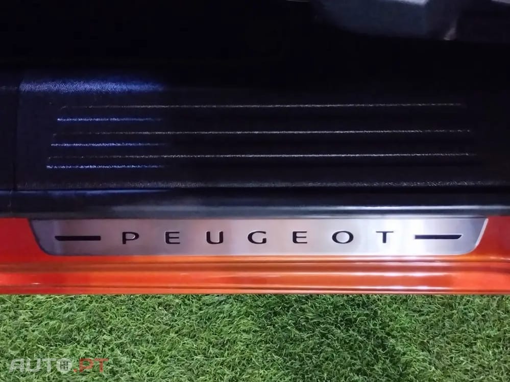 Peugeot 2008 1.2 PureTech GT EAT8