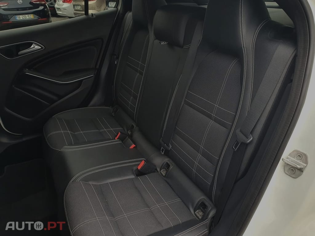 Mercedes-Benz GLA 220 CDI 4Matic 7G-DCT Urban