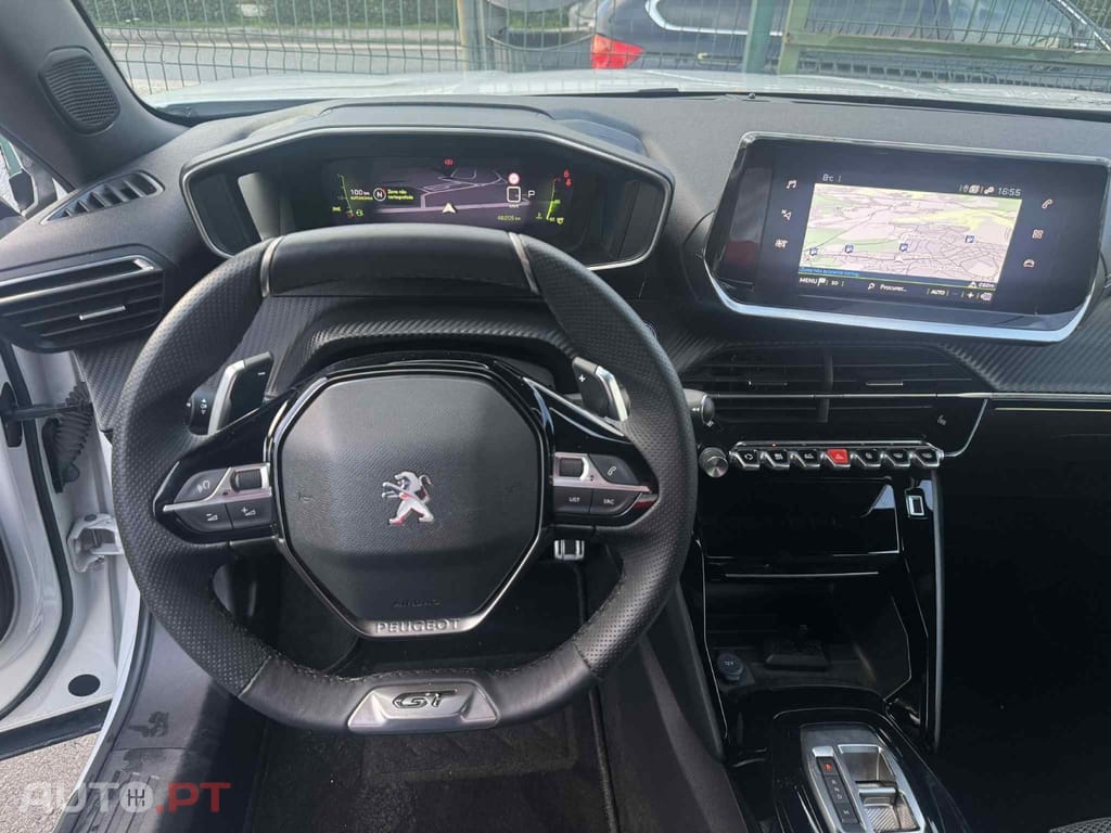 Peugeot 2008 1.2 PureTech GT EAT8