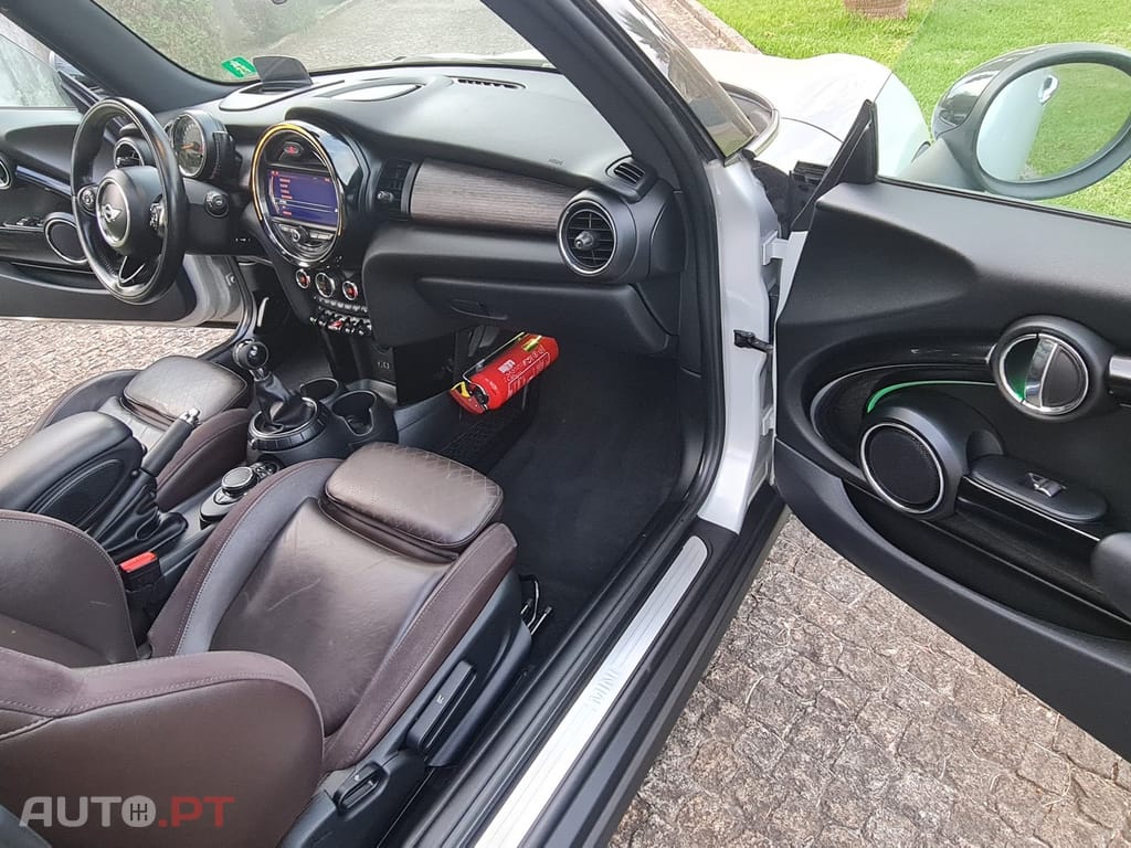 MINI Cooper Cooper D
