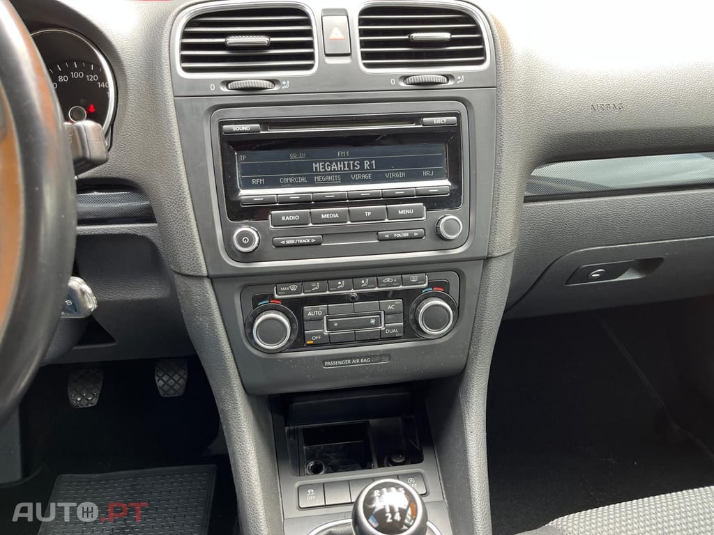 Volkswagen Golf 1.6 TDI CONFORTLINE