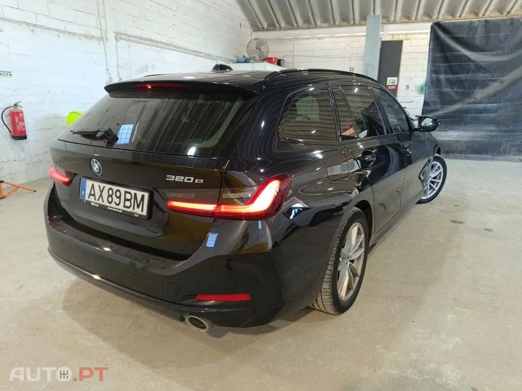 BMW 320 e Touring Auto