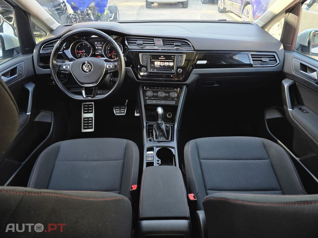 Volkswagen Touran 1.6 TDI R-Line DSG