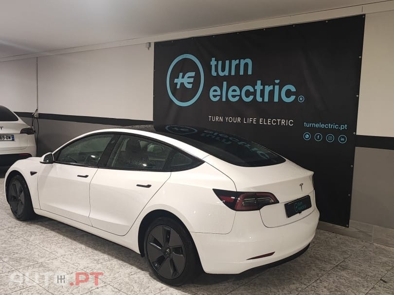 Tesla Model 3 Standard Range Plus RWD