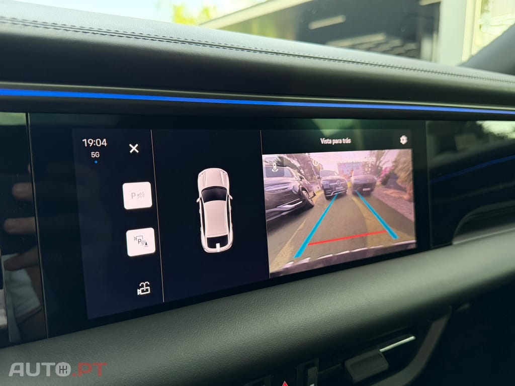 Porsche Macan Electric 4