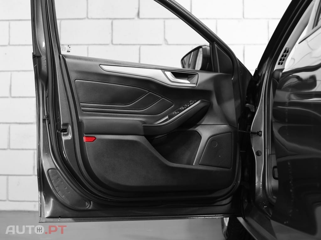 Ford Focus 1.0 EcoBoost MHEV Titanium