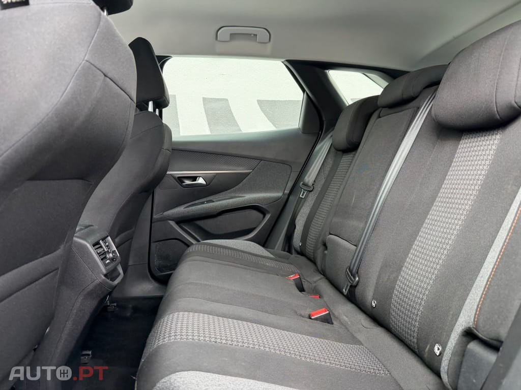 Peugeot 3008 1.5 BlueHDi Active Pack EAT8