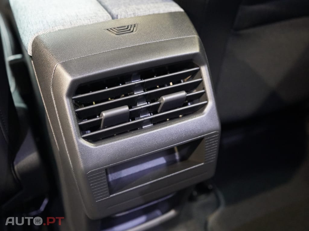 Peugeot 3008 1.2 Hybrid Allure e-DCS6