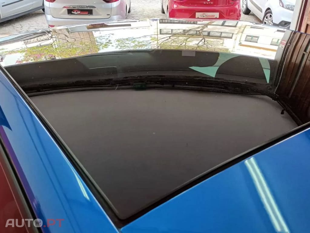 Peugeot E-208 GT