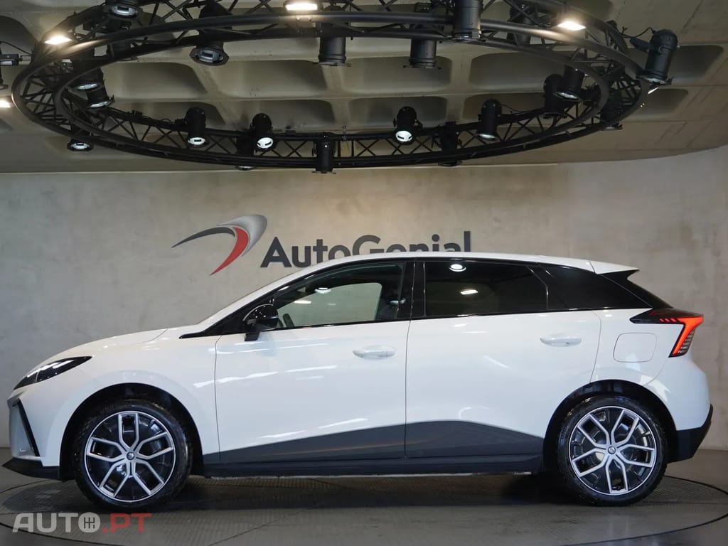 MG MG4 64 kWh Luxury