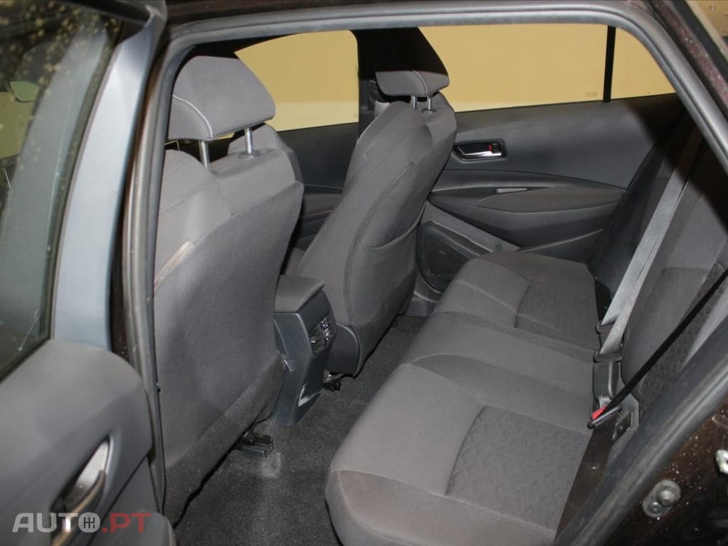 Toyota Corolla Touring Sports 2.0 Hybrid Dynamic Business