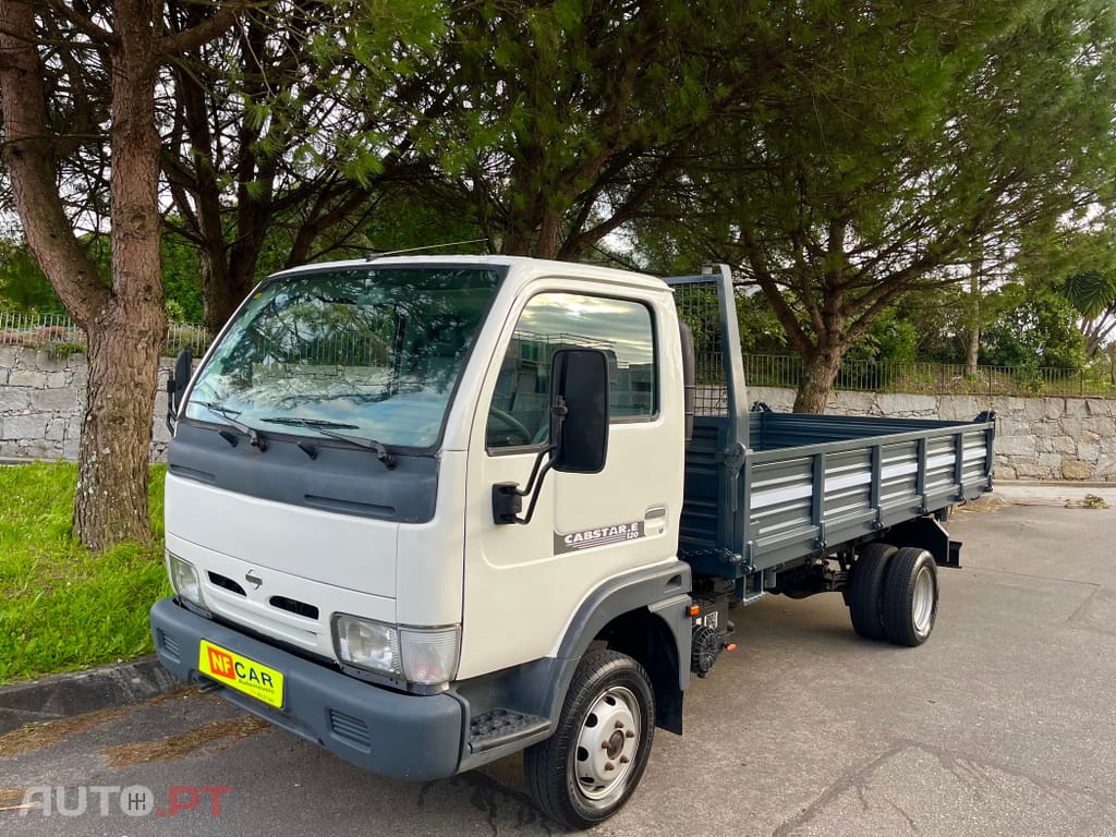 Nissan Cabstar Tribasculante
