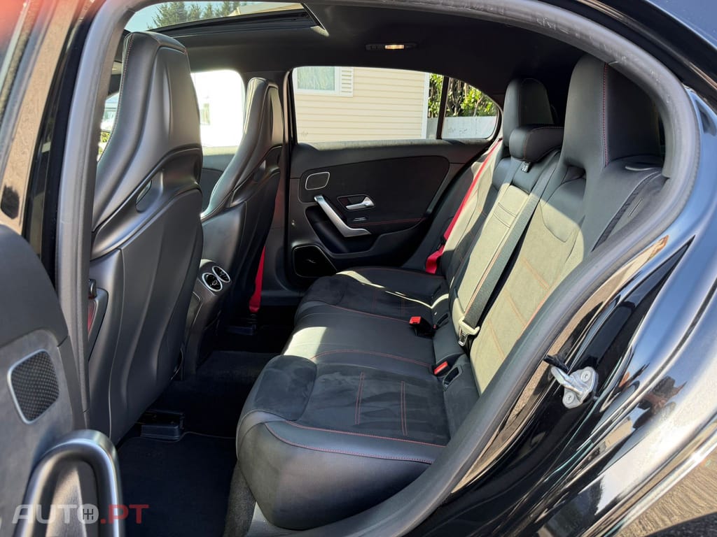 Mercedes-Benz A 35 AMG 4Matic Speedshift DCT 7G