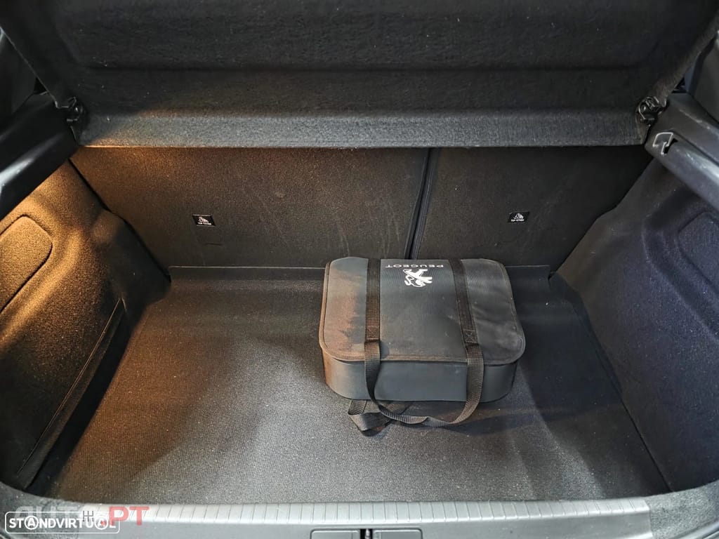 Peugeot E-208 50 kWh Allure Pack