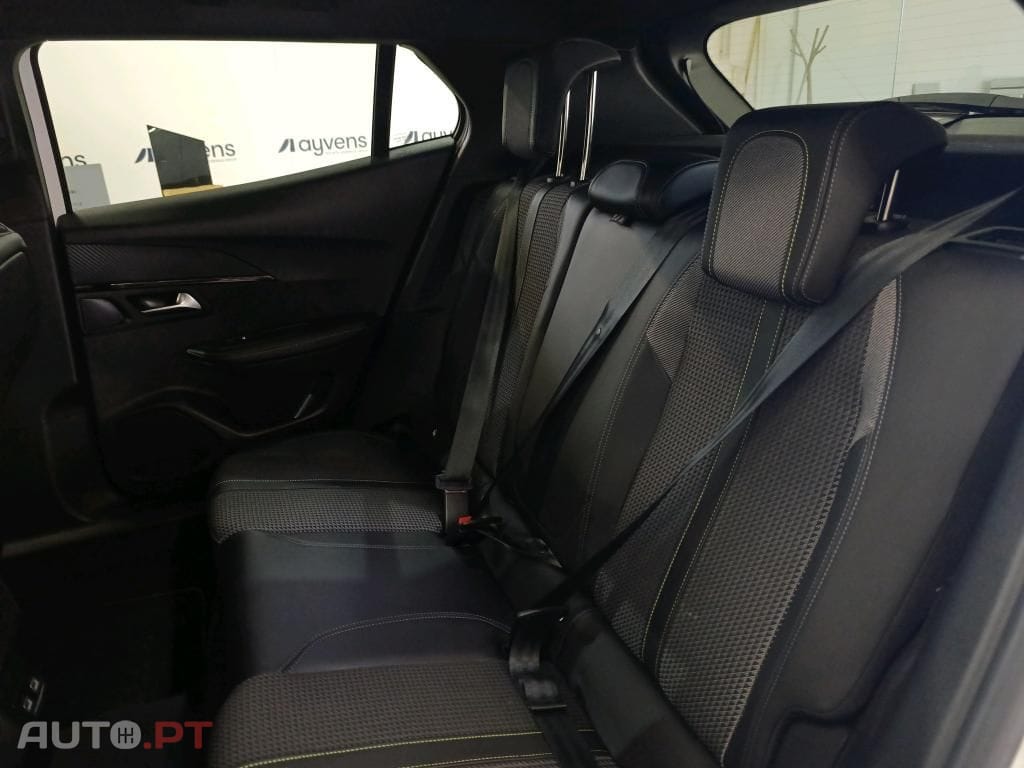 Peugeot E-2008 GT