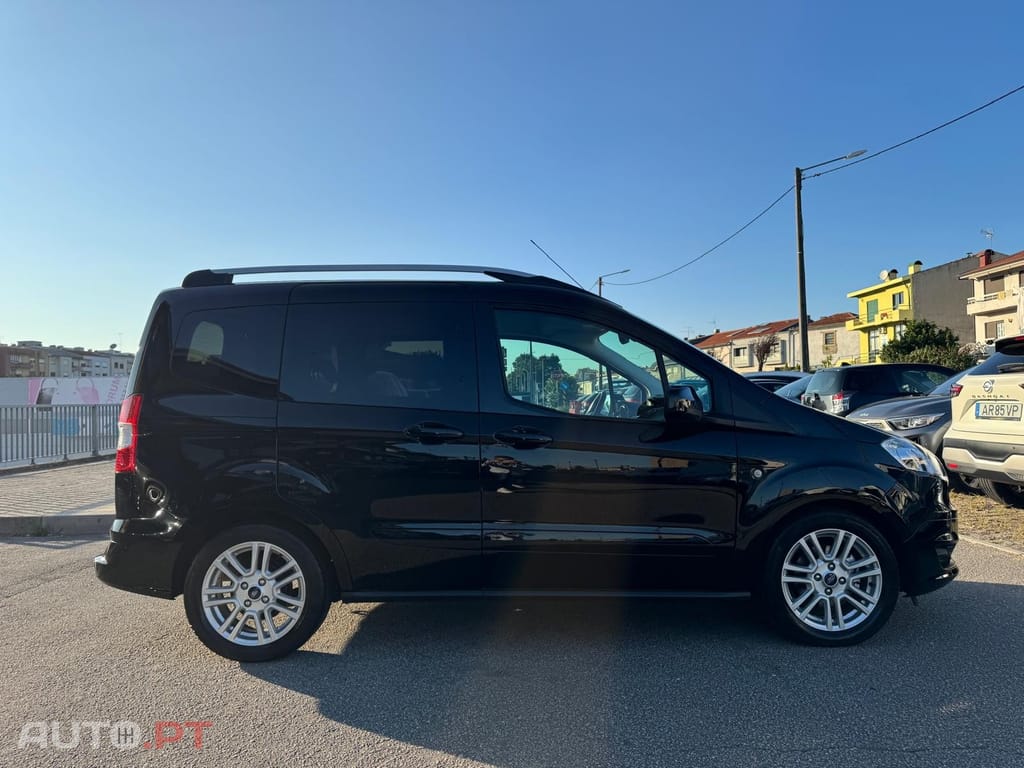 Ford Tourneo 1.0 EcoBoost Titanium