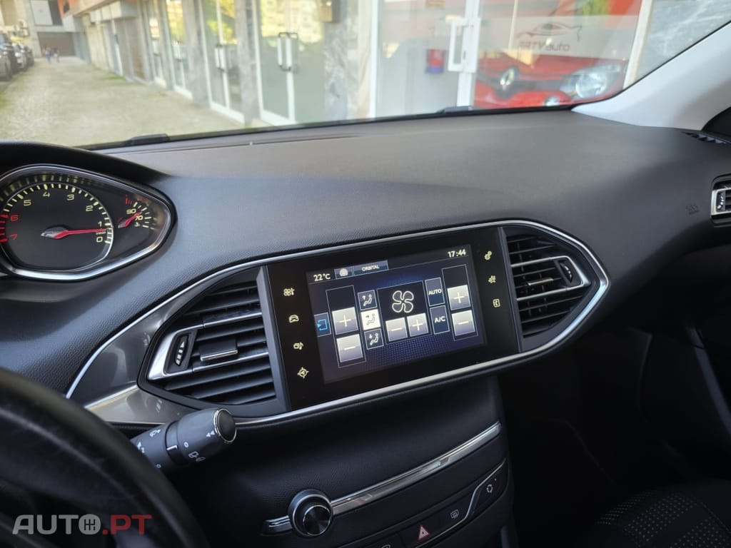 Peugeot 308 1.2 PureTech Style