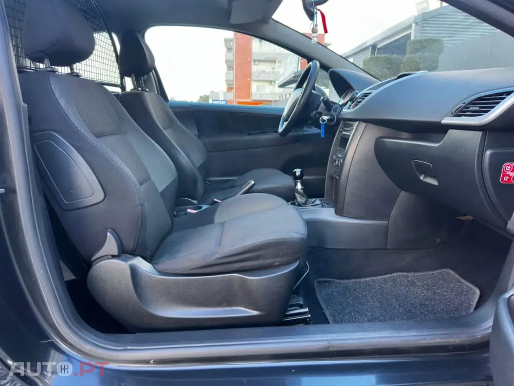 Peugeot 207 1.6 HDi Sport