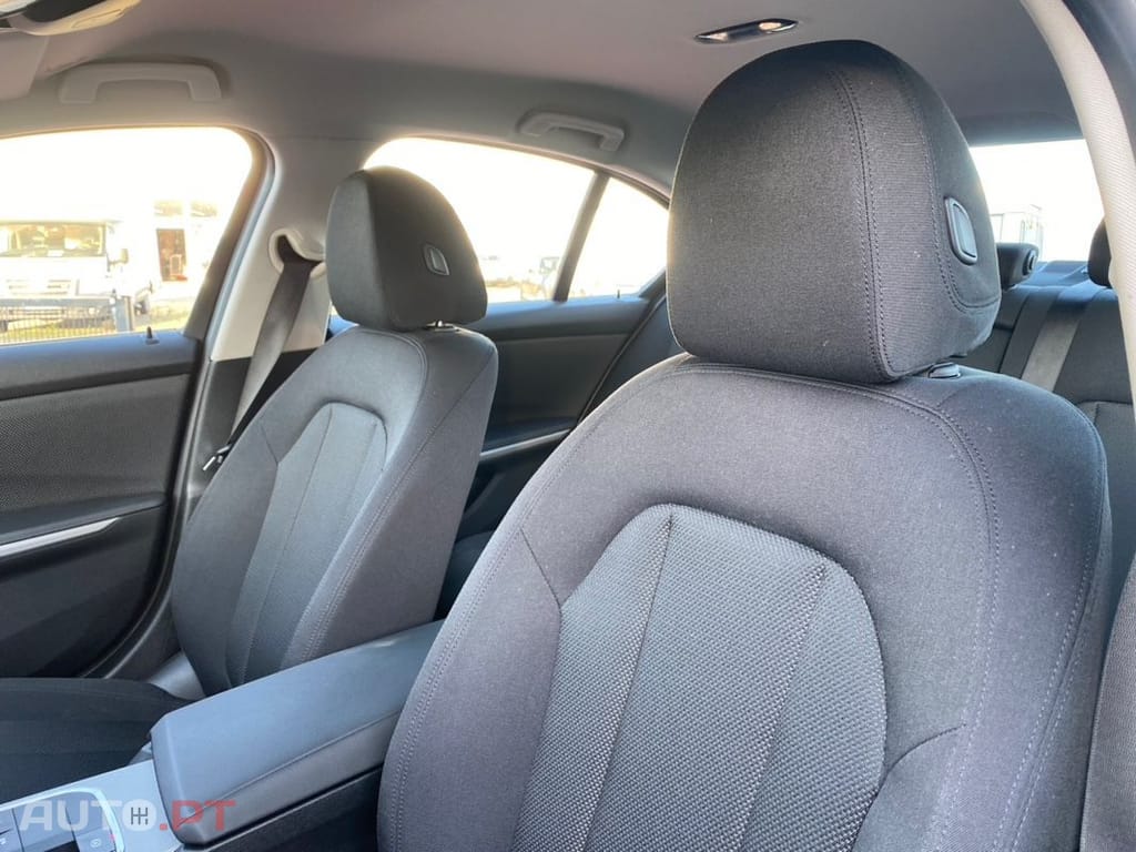 BMW 330 e Line Sport Auto