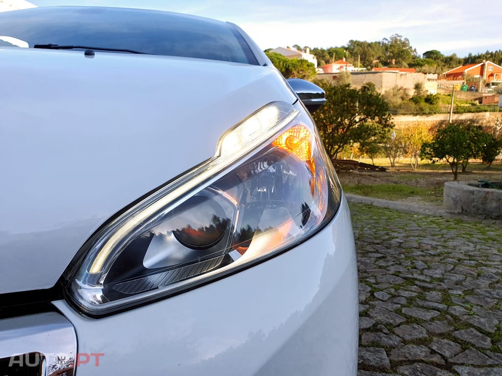 Peugeot 208 1.2 PureTech Allure