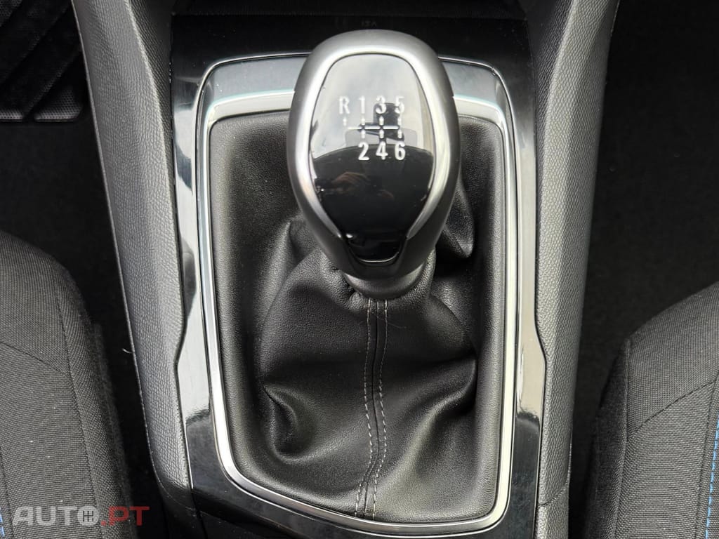 Peugeot 308 1.5 BlueHDi Style J17