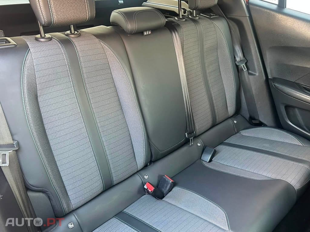 Peugeot 2008 1.5BlueHDI Allure Pack