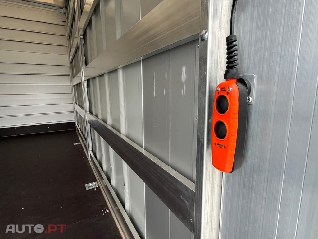 Iveco Daily PLATAFORMA 1000 KG