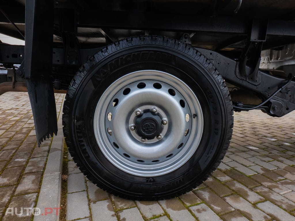 Toyota Hilux 2.4 D-4D 4WD CS CM