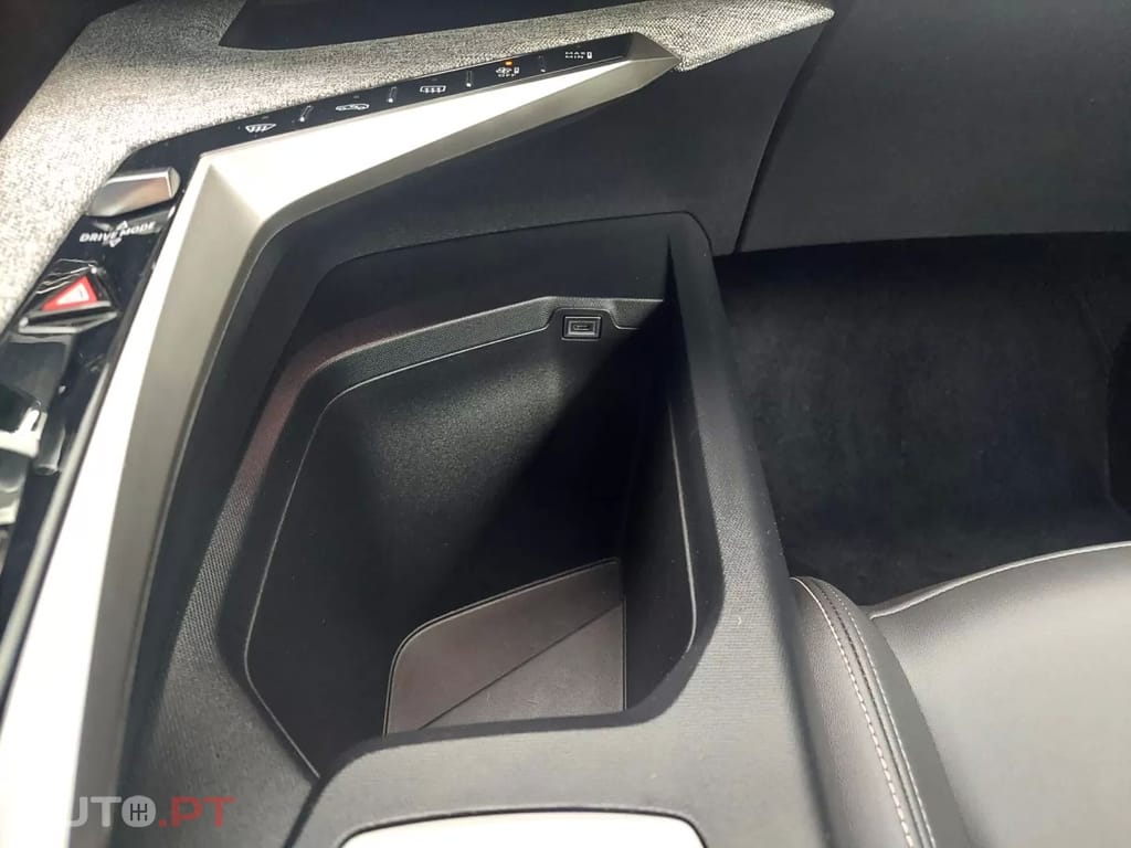 Peugeot 3008 1.2 Hybrid Allure Pack e-DCS6