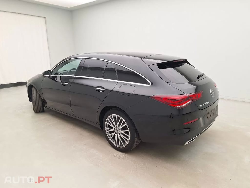 Mercedes-Benz CLA 250 250e Luxury