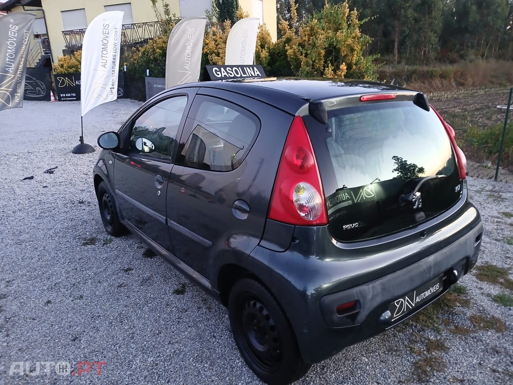 Peugeot 107 1.0 versão Motor Toyota