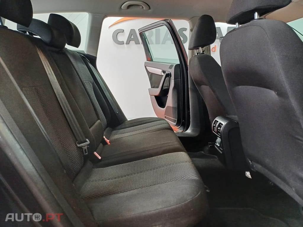 Volkswagen Passat 1.6 Tdi Confortline