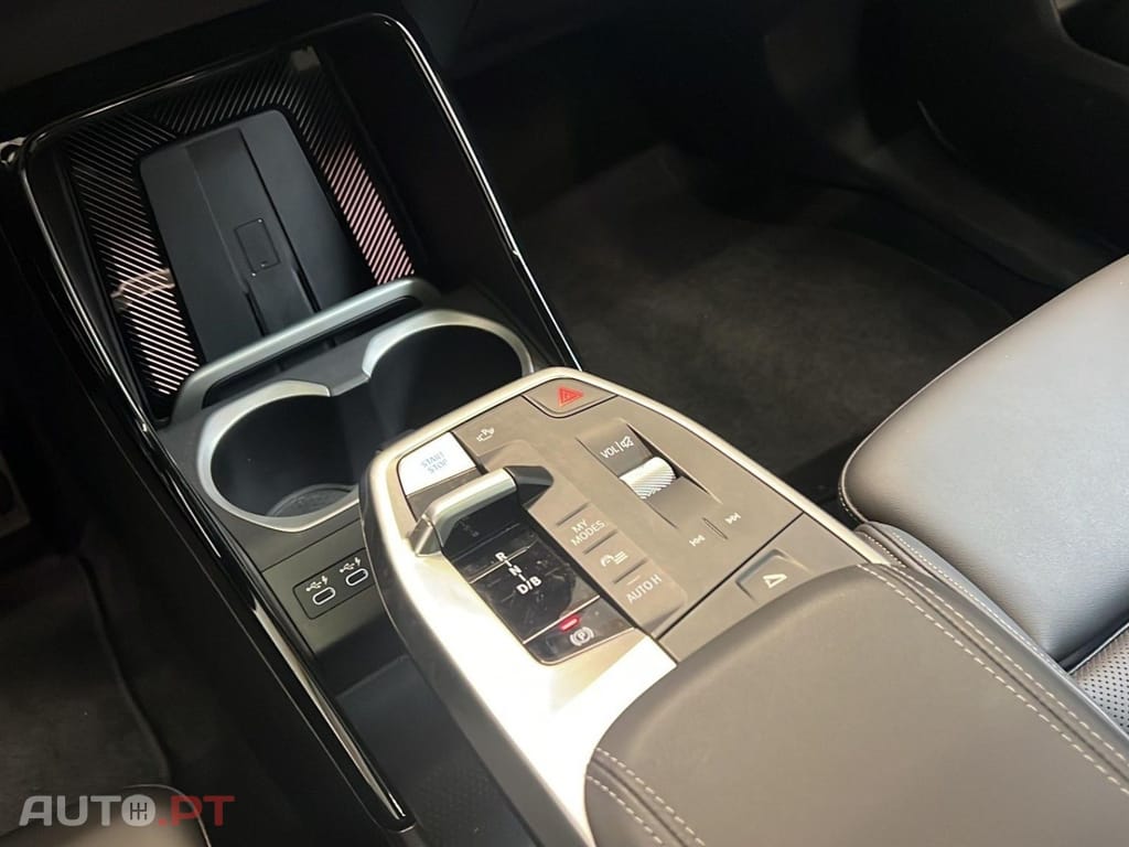 BMW iX2 I.V.A DEDUTIVEL eDrive20 M Sport