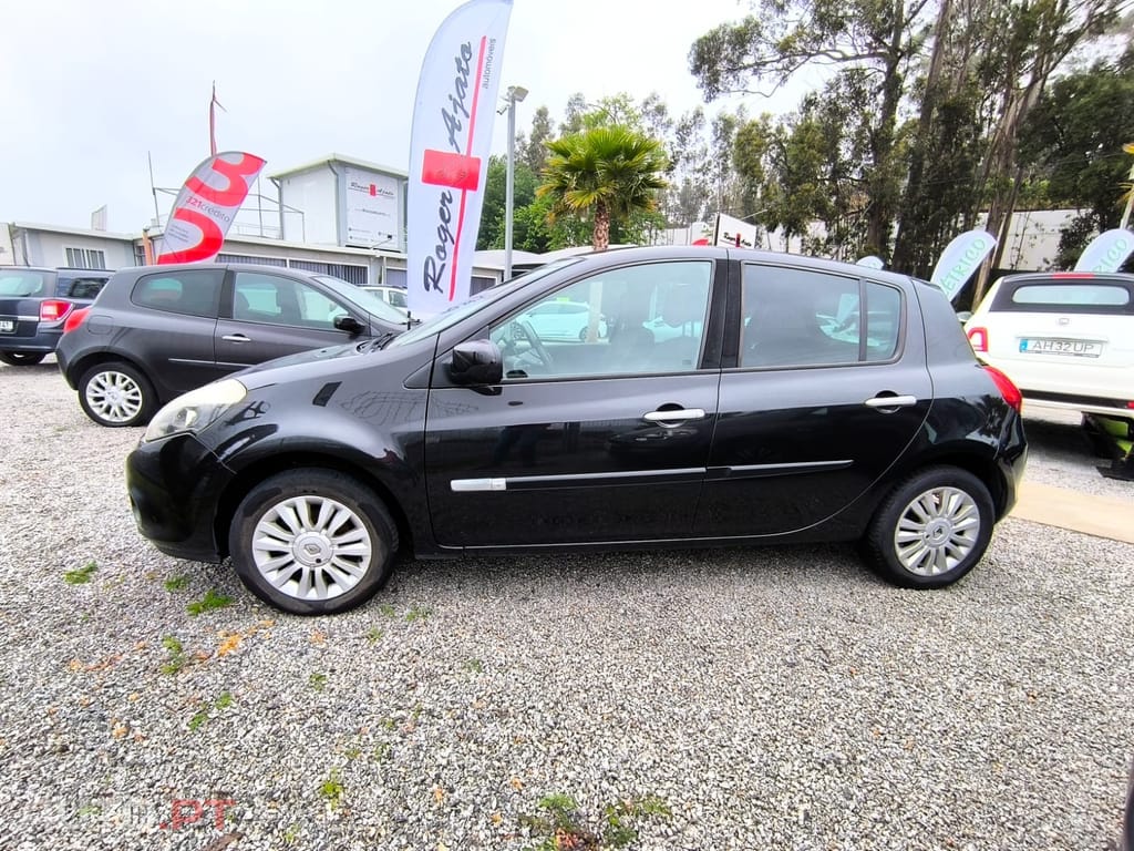 Renault Clio 1.2 16V Privilège Luxe
