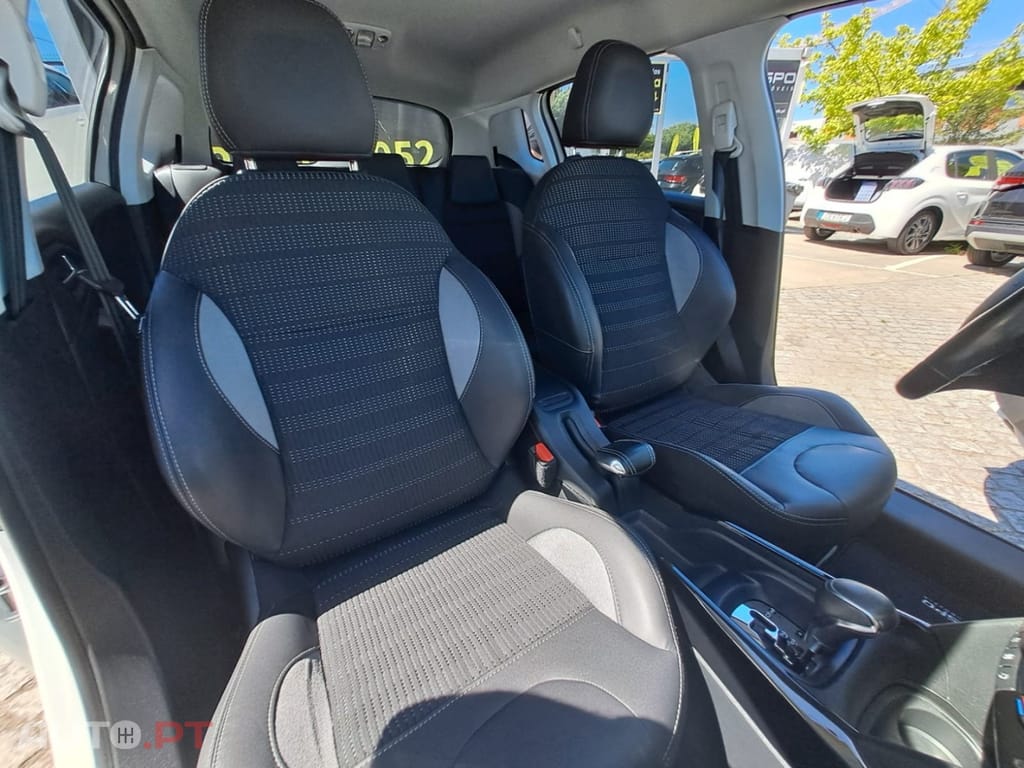 Peugeot 2008 1.2 PureTech Allure EAT6