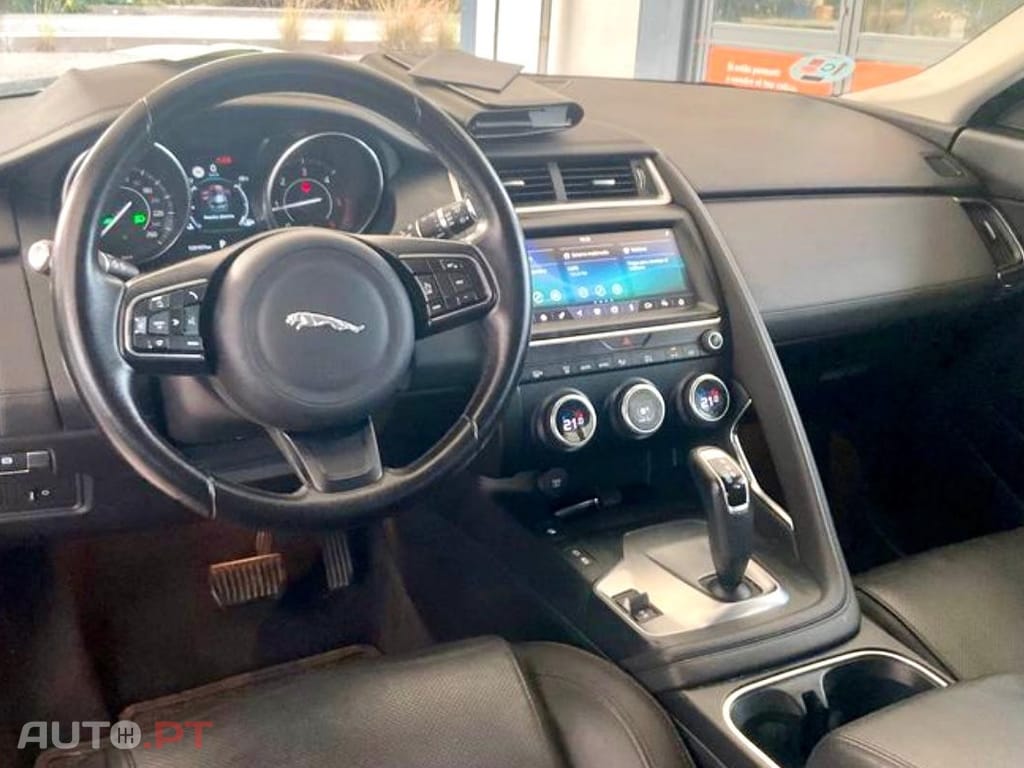 Jaguar E-Pace 2.0 i4D R-Dynamic S AWD Aut.