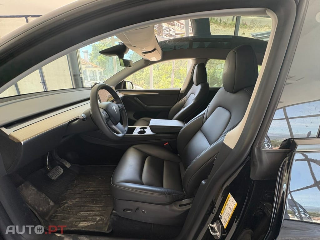 Tesla Model Y RWD