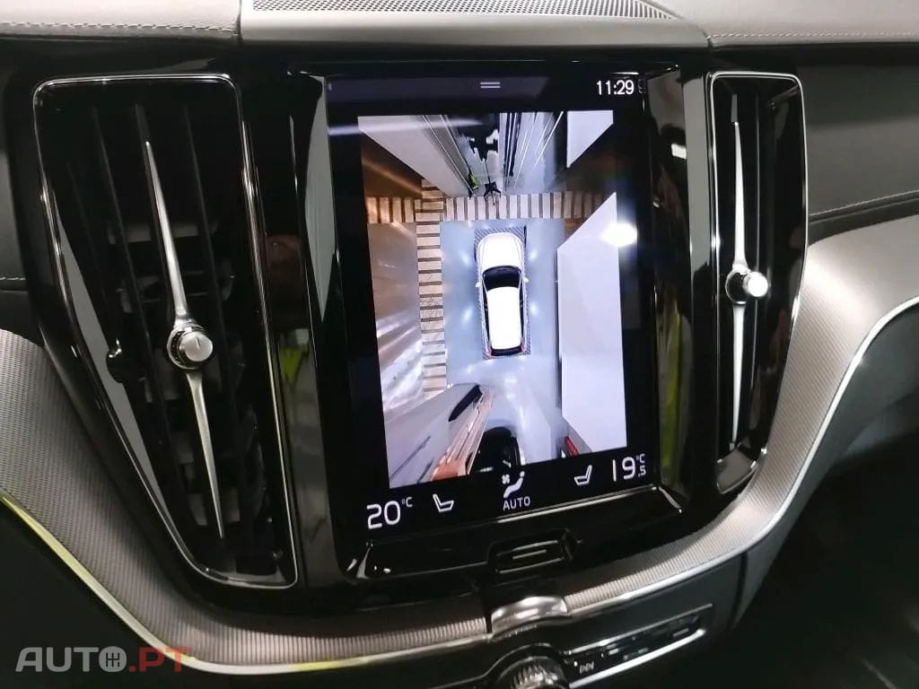 Volvo XC60 2.0 B4 R-Design