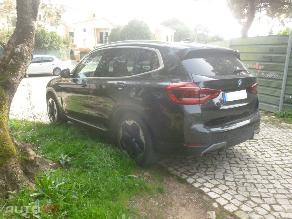 BMW iX3 74 kWh Impressive