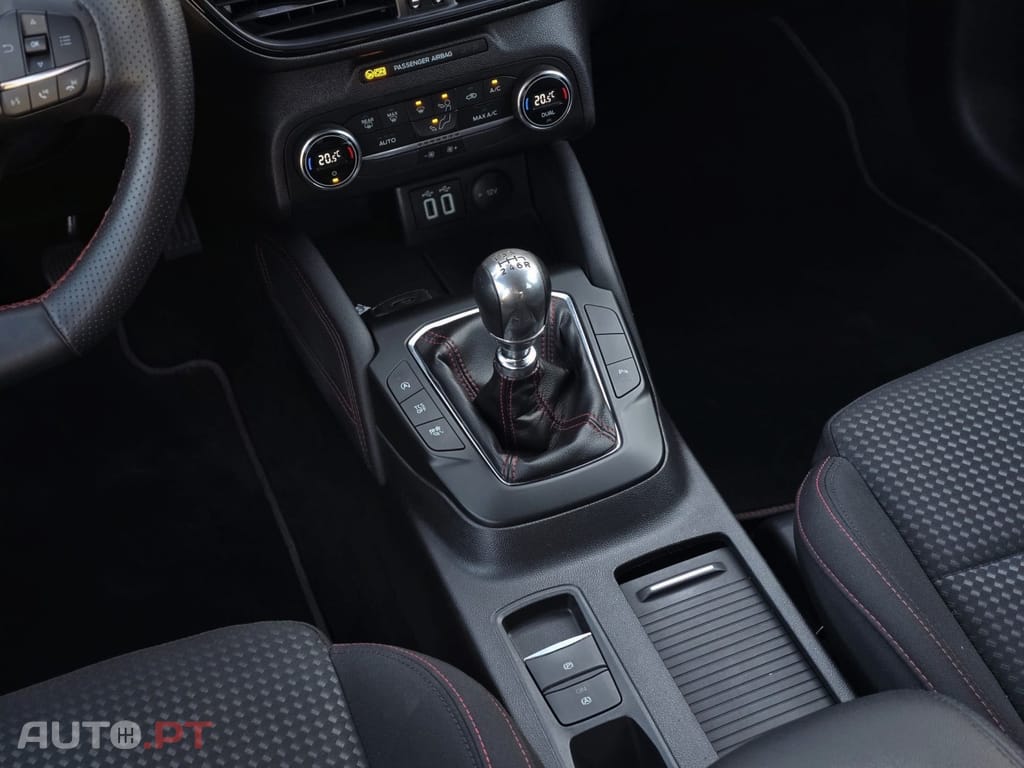 Ford Focus 1.0 EcoBoost Hybrid ST-LINE