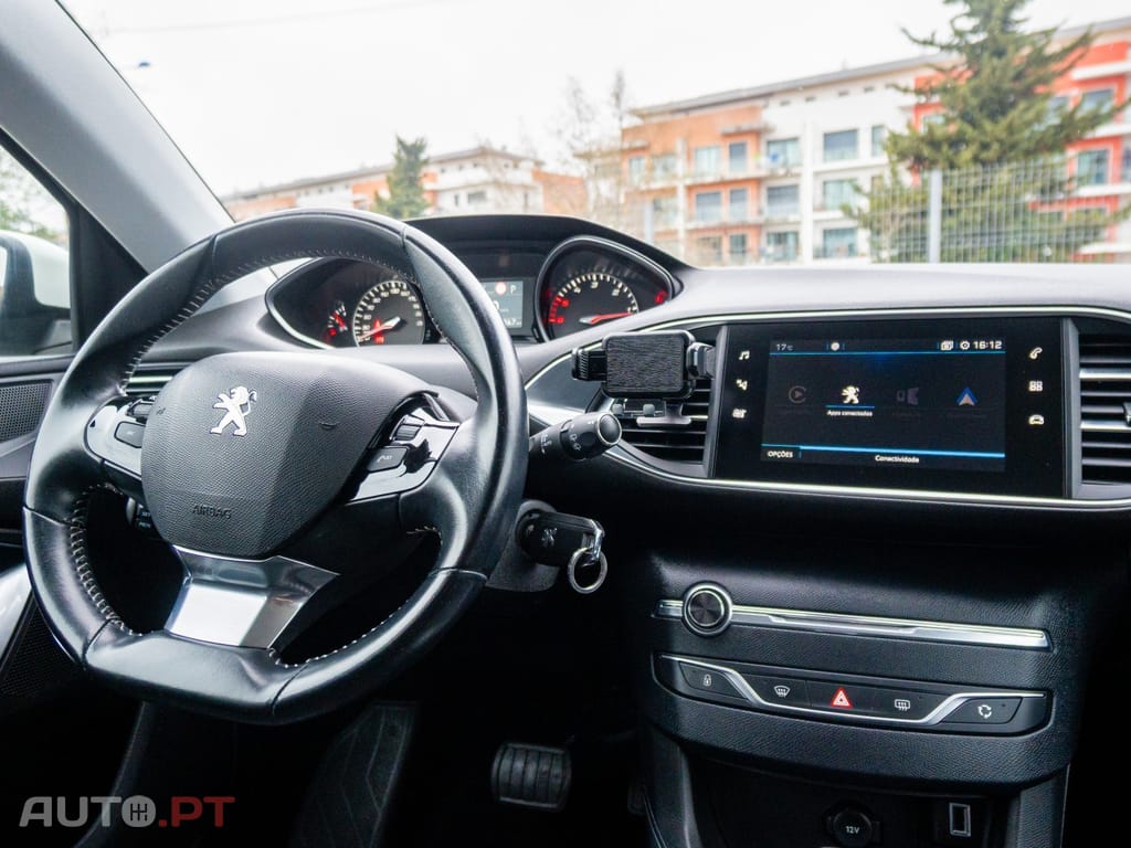 Peugeot 2008 Peugeot 2008 1.2 Allure Pack — fotografia 10